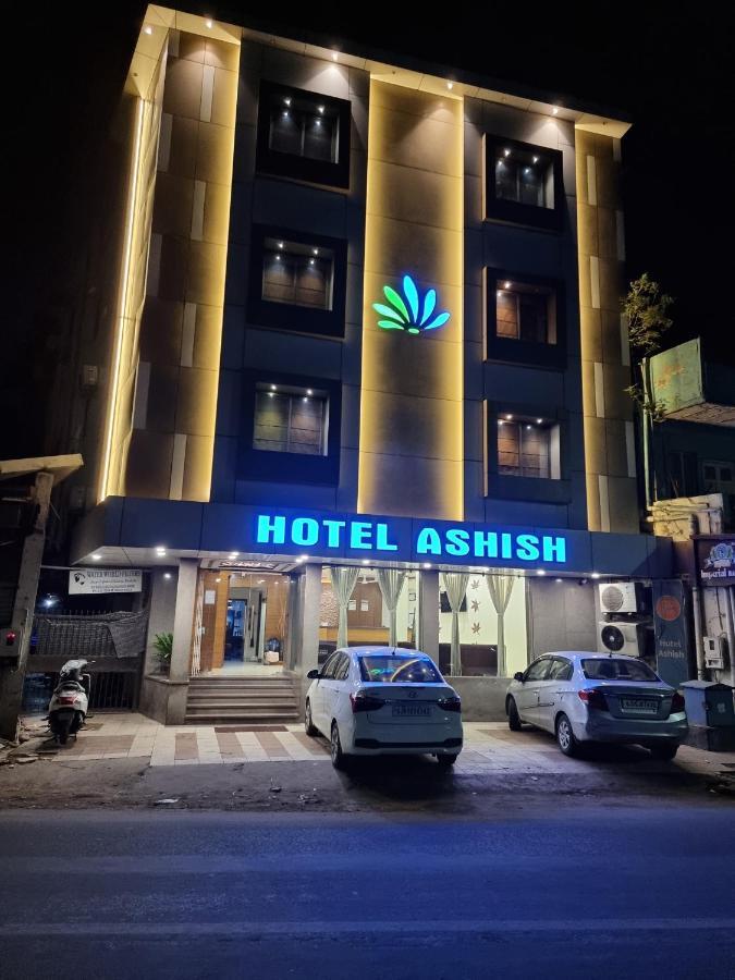 Hotel Ashish Ahmedabad Ngoại thất bức ảnh