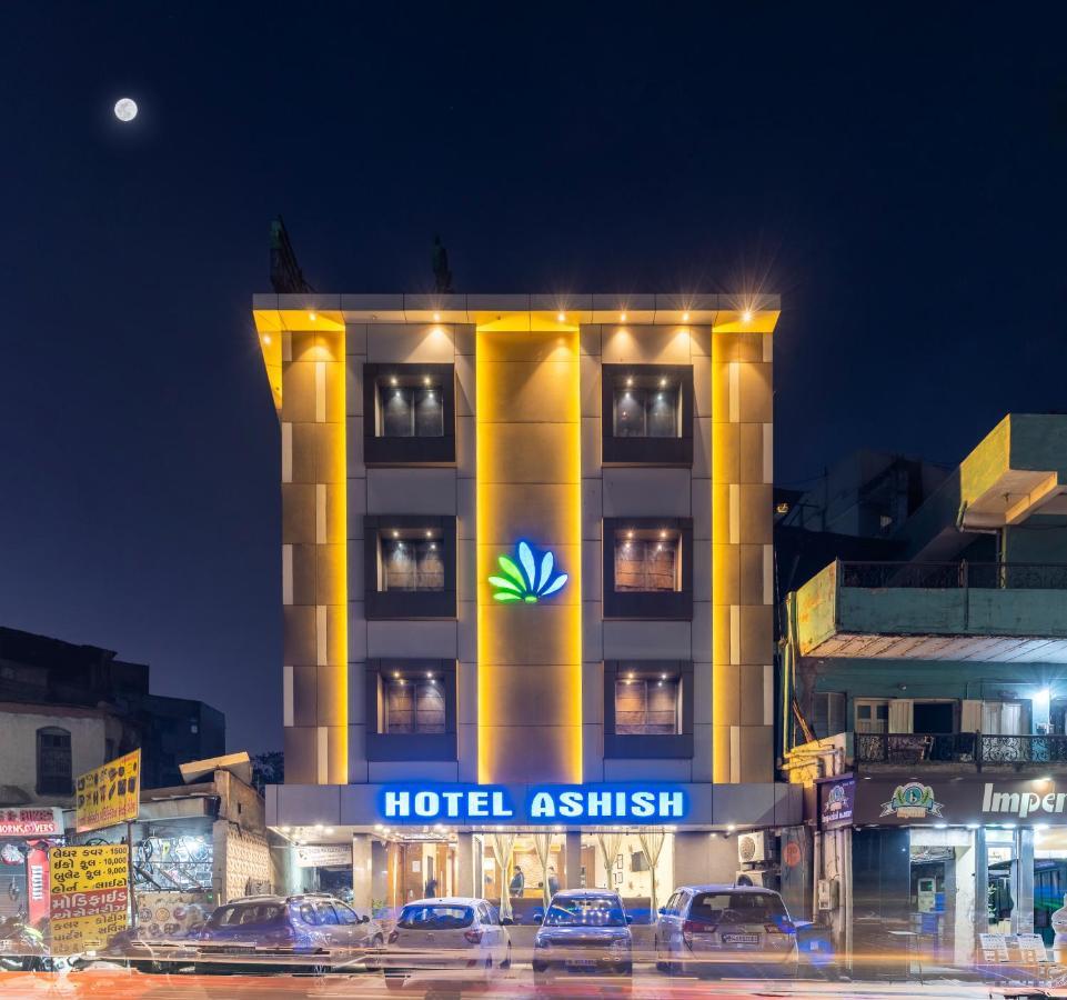 Hotel Ashish Ahmedabad Ngoại thất bức ảnh