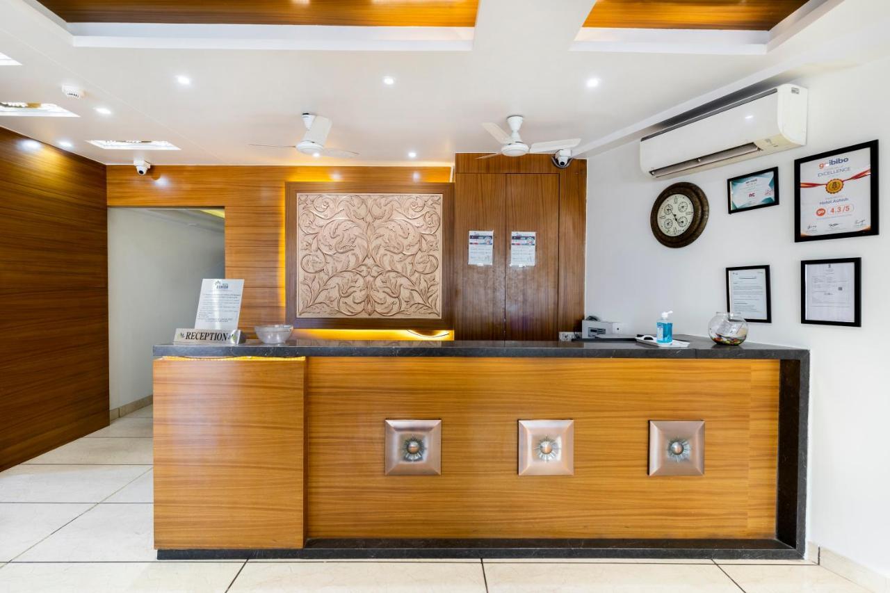 Hotel Ashish Ahmedabad Ngoại thất bức ảnh