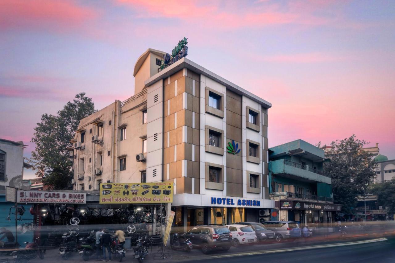 Hotel Ashish Ahmedabad Ngoại thất bức ảnh