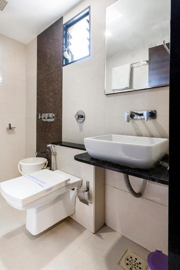 Hotel Ashish Ahmedabad Ngoại thất bức ảnh