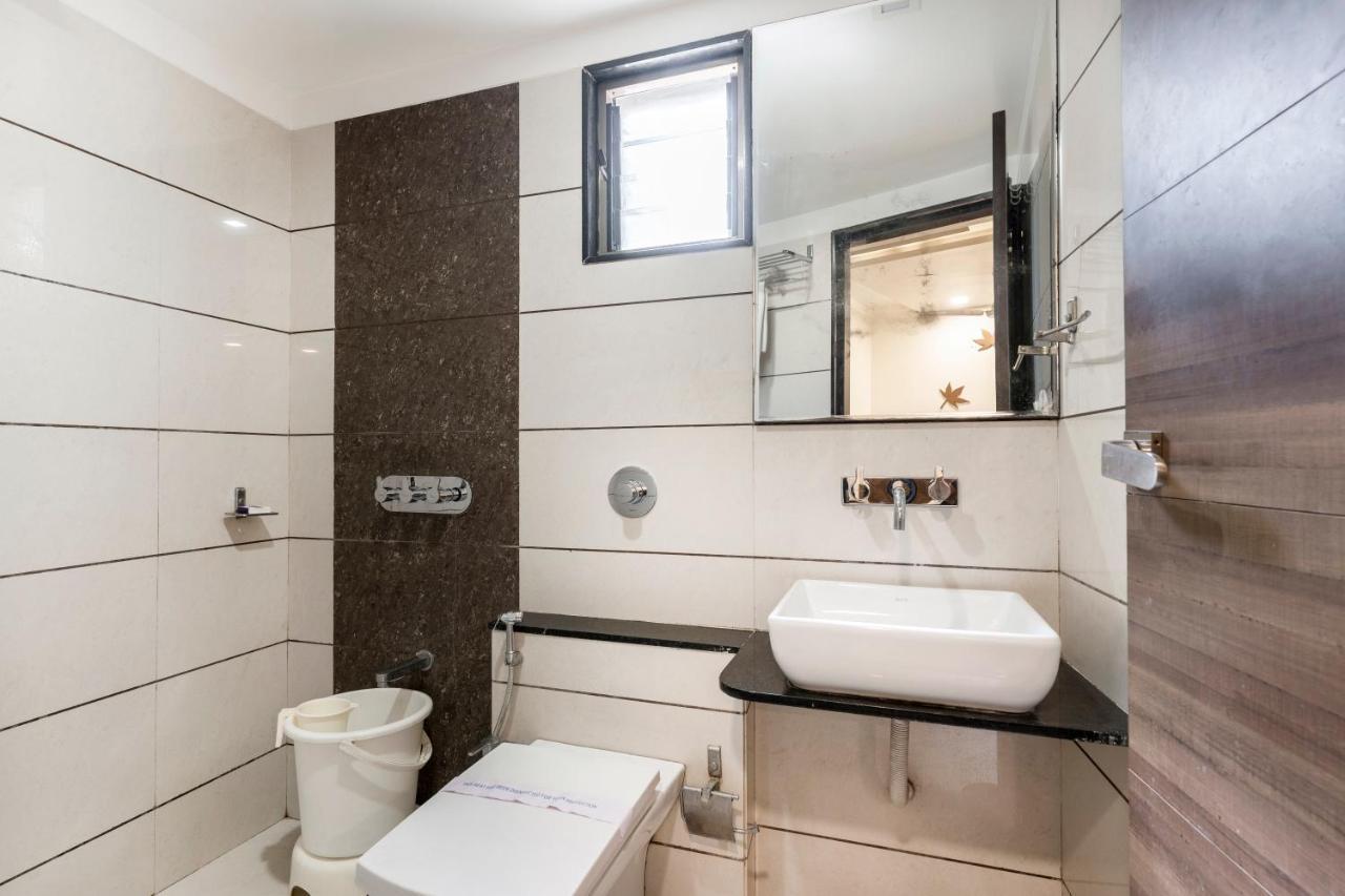 Hotel Ashish Ahmedabad Ngoại thất bức ảnh