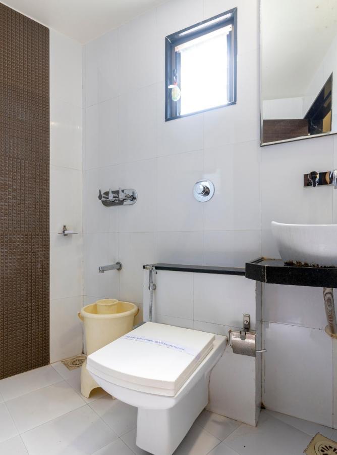 Hotel Ashish Ahmedabad Ngoại thất bức ảnh