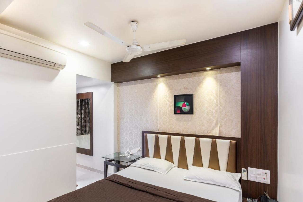 Hotel Ashish Ahmedabad Ngoại thất bức ảnh