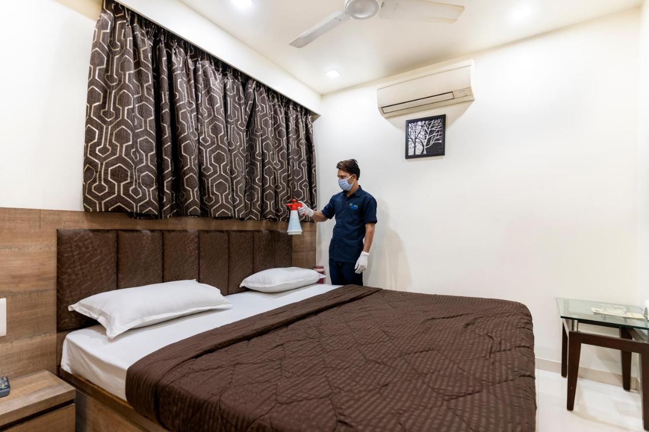 Hotel Ashish Ahmedabad Ngoại thất bức ảnh