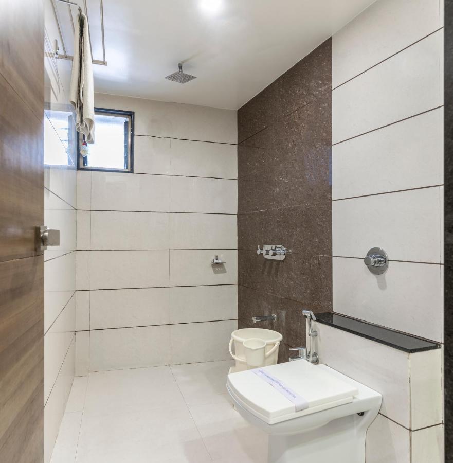 Hotel Ashish Ahmedabad Ngoại thất bức ảnh