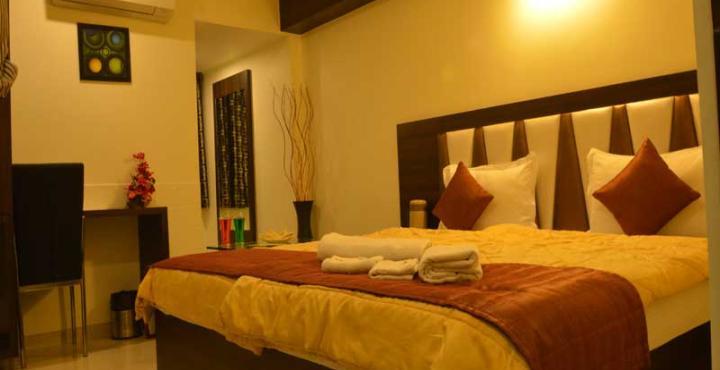 Hotel Ashish Ahmedabad Ngoại thất bức ảnh