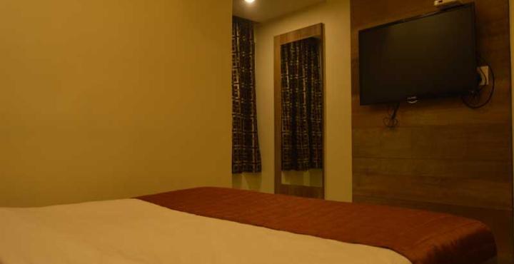 Hotel Ashish Ahmedabad Ngoại thất bức ảnh