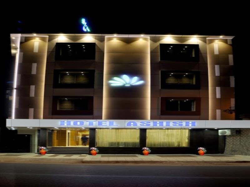 Hotel Ashish Ahmedabad Ngoại thất bức ảnh